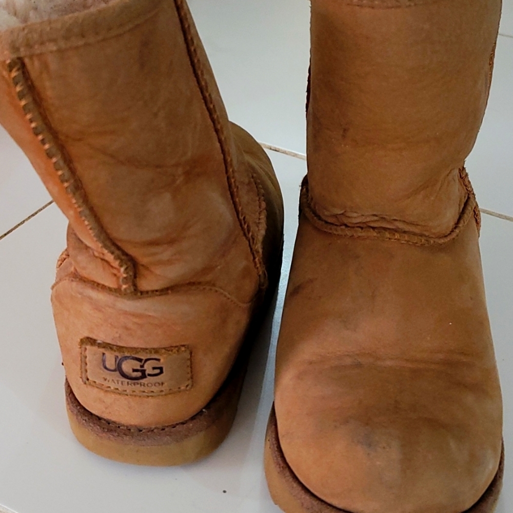 Ugg classic boots little kids 13